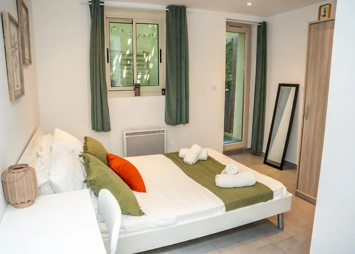Duplex Saveria - Terrace - Netflix - Nicea